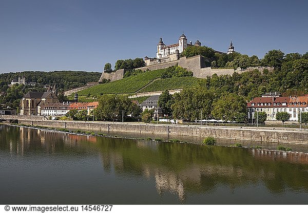 Geografie  BRD  Bayern  StÃ¤dte  WÃ¼rzburg  SchlÃ¶sser  Festung Marienberg  AuÃŸenansicht