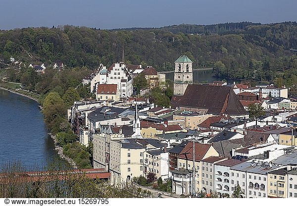 Geografie  BRD  Bayern  Wasserburg am Inn  Vom Aussichtspunkt 'SchÃ¶ne Aussicht' auf Wasserburg am Inn  Oberbayern