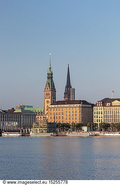 Geografie  BRD  Hamburg  Hamburg  Blick Ã¼ber die Binnenalster auf Hamburger Rathaus  Hansestadt Hamburg  Norddeutschland