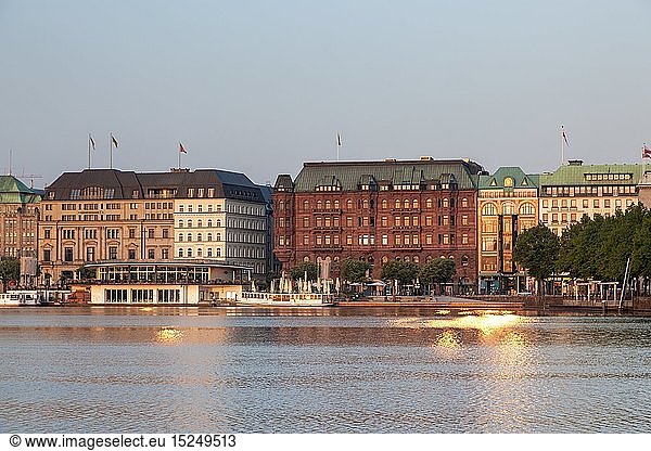 Geografie  BRD  Hamburg  Hamburg  HÃ¤user an der Binnenalster  Hansestadt Hamburg  Norddeutschland