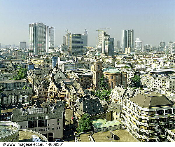 Geografie  BRD  Hessen  Frankfurt am Main  Blick Ã¼ber die Stadt  mit RÃ¶mer  Paulskirche und Bankenviertel