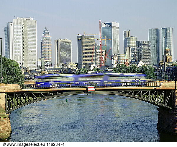 Geografie  BRD  Hessen  Frankfurt am Main  Stadtansichten  Blick Ã¼ber die Stadt mit ObermainbrÃ¼cke