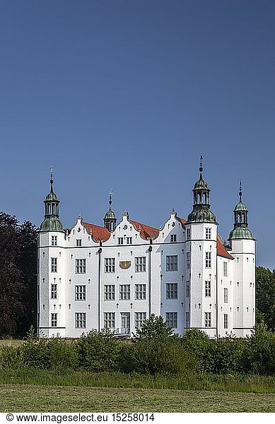 Geografie  BRD  Schleswig-Holstein  Ahrensburg  Schloss Ahrensburg  Schleswig-Holstein
