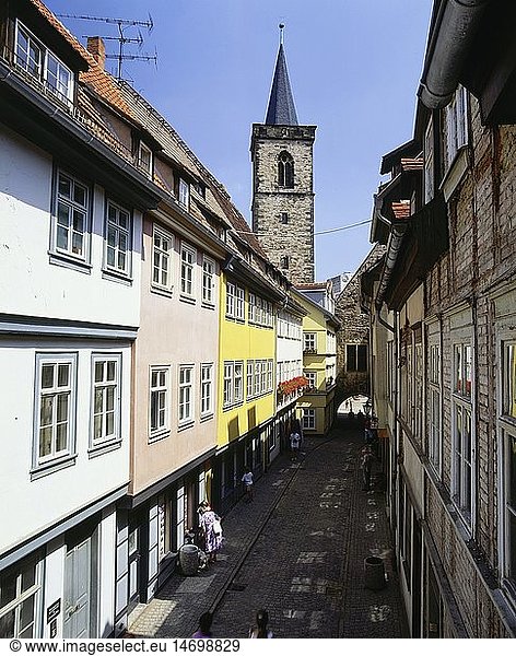Geografie  BRD  ThÃ¼ringen  Erfurt  Stadtansichten  Ã„gidienkirchturm Ã¼ber hist. KrÃ¤merbrÃ¼cke Ã¼ber dem FluÃŸ Gera