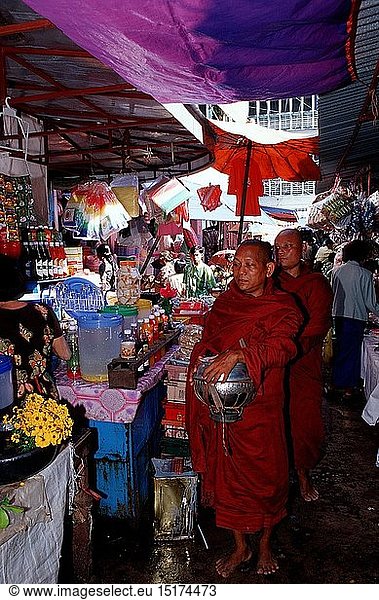 Geografie  Burma  Religion  Buddhistische MÃ¶nche in einem Basar