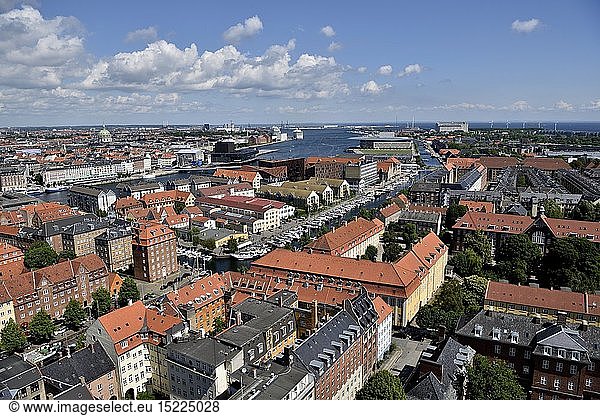 Geografie  DÃ¤nemark  Kopenhagen  Blick vom Turm der evangelisch-lutherischen ErlÃ¶serkirche  Vor Frelsers Kirke  Ã¼ber die Altstadt von Kopenhagen