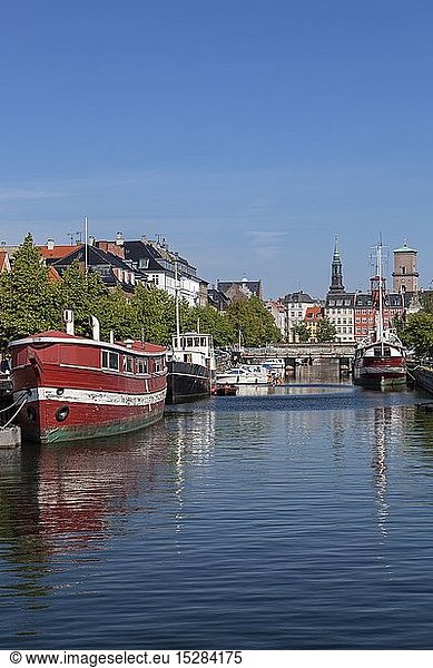 Geografie  DÃ¤nemark  Kopenhagen  Boote auf dem Frederiksholms Kanal  Kopenhagen  DÃ¤nemark  Nordeuropa