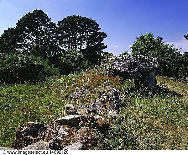Geografie  Frankreich  Carnac  Steingrab bei Carnac  4000 bis 2000 vChr.  Site Archeologique de Mane - Roularde