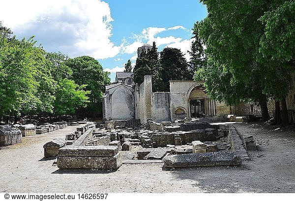 Geografie  Frankreich  Provence  Arles  Alyscamps  frÃ¼hchristlicher Friedhof vor St. Honorat