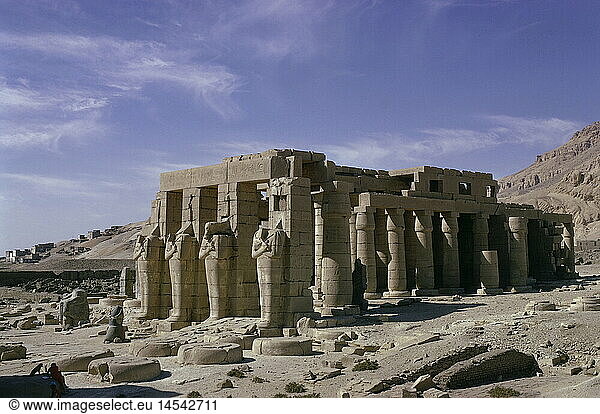 Geografie  Ã„gypten  Theben West der Totentempel von Ramses II Ãœbersicht