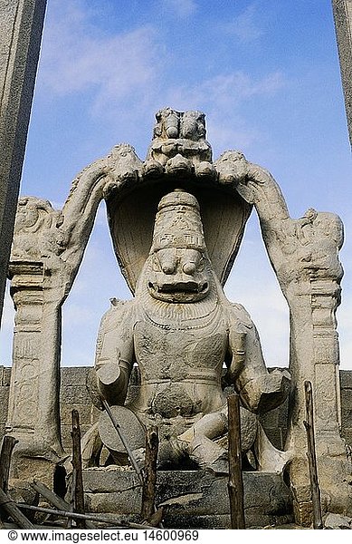 Geografie  Indien  Tempel  Hampi  Vishnu als Narasimha  7 Meter hoher Monolith  Zentralindien