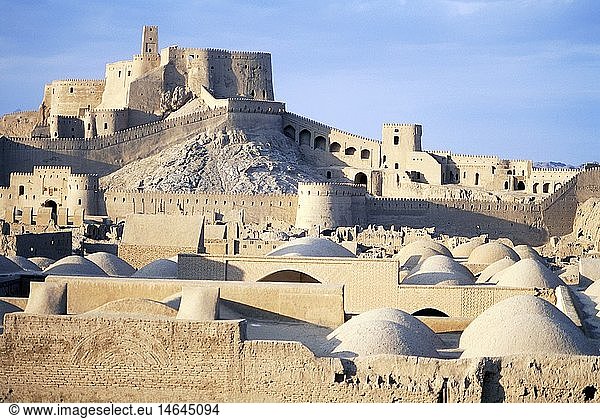 Geografie Iran Bam Ruinenstadt am Rand der Wüste Dasht-e Lut Stadtansicht mit Zitadelle