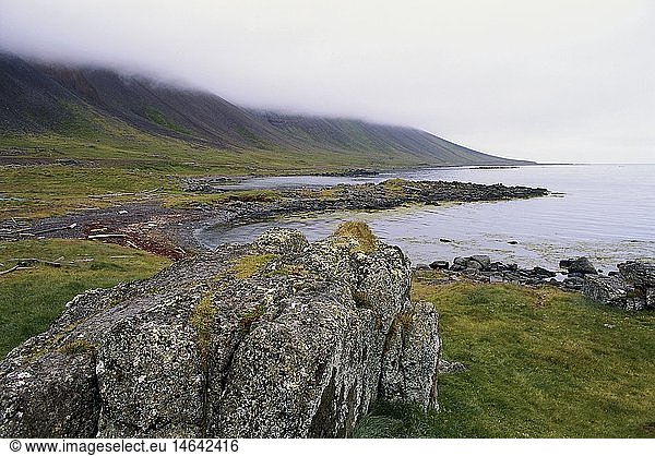 Geografie  Island  Landschaften  KÃ¼ste in den Nordwest-Fjorden am Steingrimsfjordur