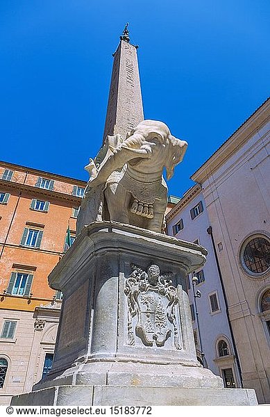 Geografie  Italien  Latium  Rom  Piazza della Minerva  Obelisk mit Elefantenskulptur von Gian Lorenzo Bernini