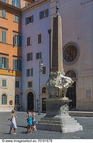 Geografie  Italien  Latium  Rom  Piazza della Minerva  Obelisk mit Elefantenskulptur von Gian Lorenzo Bernini