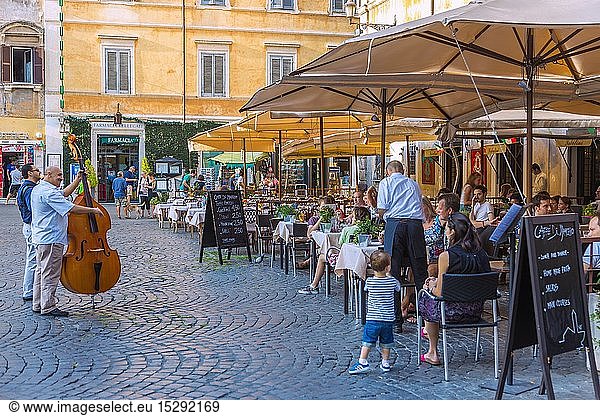 Geografie  Italien  Latium  Rom  Piazza Santa Maria in Trastevere  Musiker  Caffe di Marzio