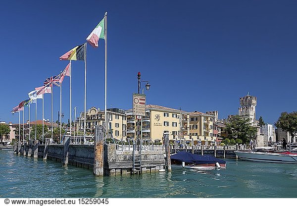 Geografie  Italien  Lombardei  Sirmione  Gardasee  Hotel am Hafen in Sirmione am Gardasee