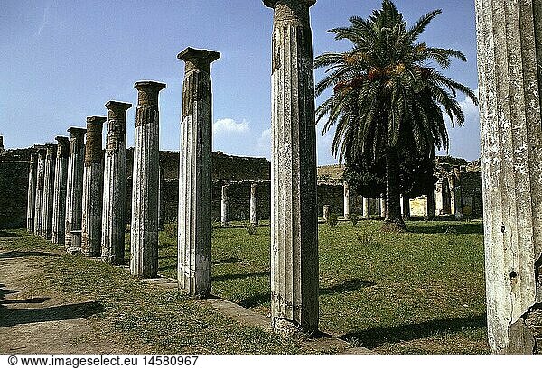 Geografie  Italien  Pompeji  Ausgrabungen  StraÃŸenzug  SÃ¤ulen und Palmen Geografie, Italien, Pompeji, Ausgrabungen, StraÃŸenzug, SÃ¤ulen und Palmen,