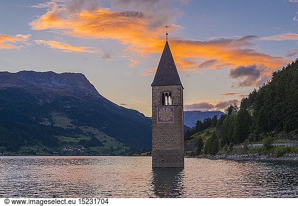 Geografie  Italien  SÃ¼dtirol  Graun  Kirchturm im Reschensee  2015