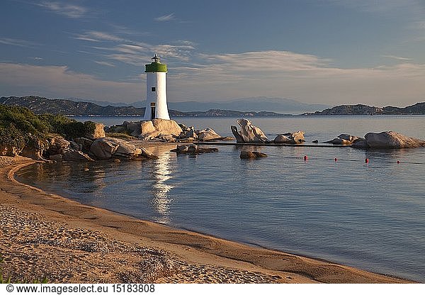 Geografie  Italien  Sardinien  Leuchtturm am Punta Faro in Palau  Gallura  Nordsardinien  Sardinien