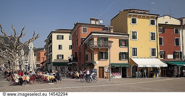 Geografie  Italien  Venetien  Garda  Uferpromenade  Gelateria  Cafe