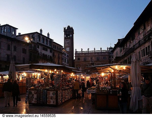 Geografie  Italien  Venetien  Verona  Piazza delle Erbe  MarktstÃ¤nde