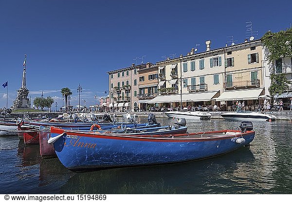 Geografie  Italien  Veneto  Lazise  Gardasee  Hafen in Lazise am Gardasee  Venetien