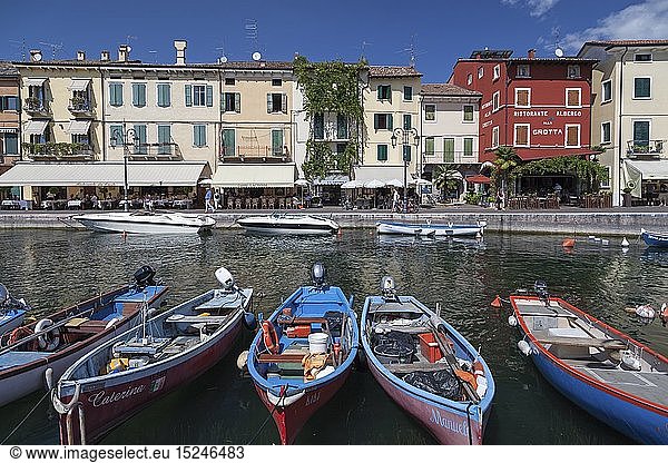 Geografie  Italien  Veneto  Lazise  Gardasee  Hafen in Lazise am Gardasee  Venetien