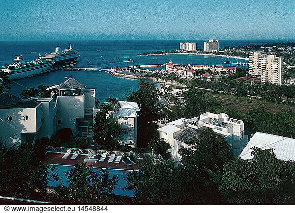 Geografie  Jamaika  Port Antonio  Stadtansichten  Ozeanriese im Hafen Geografie, Jamaika, Port Antonio, Stadtansichten, Ozeanriese im Hafen,