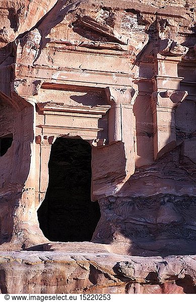 Geografie  Jordanien  Petra  FelsengrÃ¤ber  Palastgrab  erbaut: 1. Jahrhundert n.Chr.  Detail: Fassade
