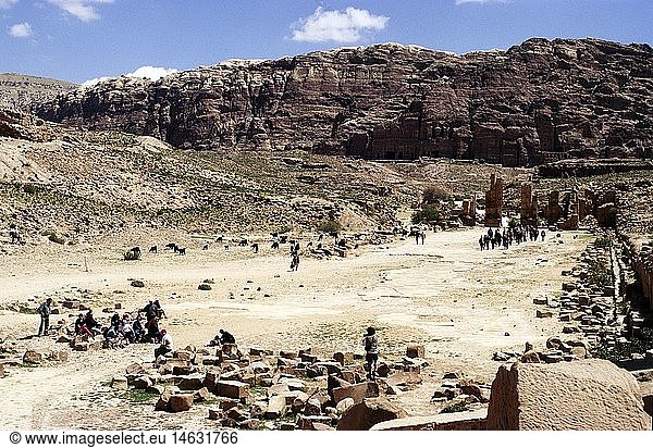 Geografie  Jordanien  Petra  GebÃ¤ude  KÃ¶nigsgrÃ¤ber  KÃ¶nigswand  Grabtempel  2. oder 3. Jahrhundert n. Chr.