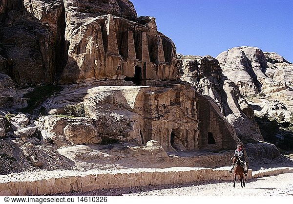 Geografie  Jordanien  Petra  GebÃ¤ude  Obeliskengrab  AuÃŸenansicht  Grabtempel  2. oder 3. Jahrhundert n. Chr.