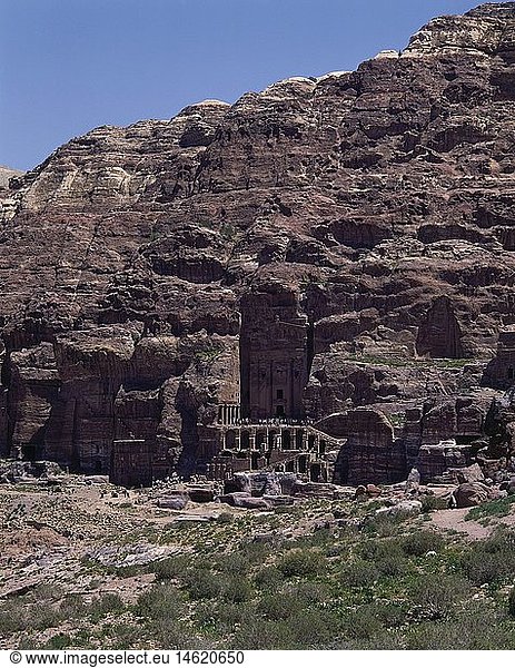 Geografie  Jordanien  Petra  Ruinen der antiken Stadt  Blick auf GrÃ¤ber