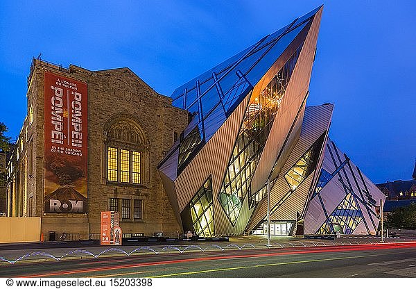 Geografie  Kanada  Toronto  Royal Ontario Museum  Michael Lee-Chin Crystal  Abendstimmung