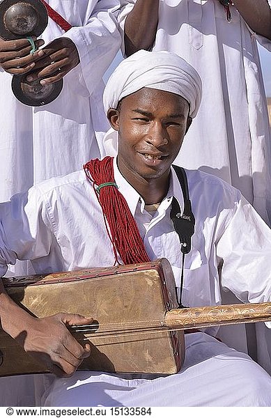 Geografie  Marokko  Gnoua-Musiker  Merzouga  Region MeknÃ¨s-Tafilalet  Afrika