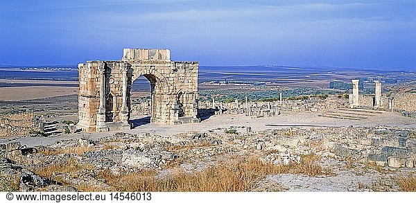 Geografie  Marokko  Volubilis  AusgrabungsstÃ¤tte  rÃ¶misches Ruinenfeld  Caracalla-Bogen