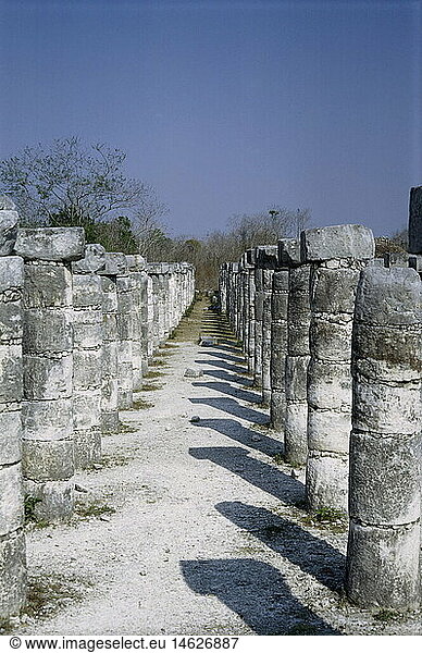 Geografie  Mexiko  Chichen Itza  Maya-Stadt im 5. Jahrhundert gegrÃ¼ndet  Tempel der Tausend SÃ¤ulen  AuÃŸenansicht