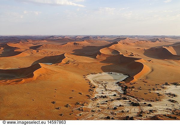 Geografie  Namibia  Namib Sossusvlei-Air  Namib Sossusvlei und umliegende DÃ¼nen  Luftaufnahme