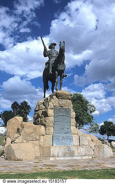 Geografie  Namibia  Reiterdenkmal von 1912 fÃ¼r die wÃ¤hrend der Nama- und Herero-AufstÃ¤nde (1904-1907) gefallen Soldaten der deutschen Schutztruppe  Windhoek