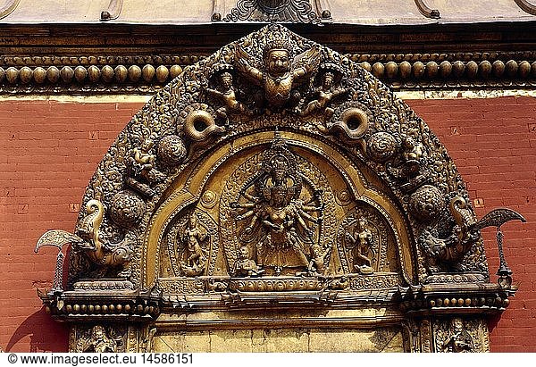 Geografie  Nepal  Religion  Goldenes Tor  Tympanon  zehnarmige GÃ¶ttin Taleju  erbaut: 1753  Bhaktapur