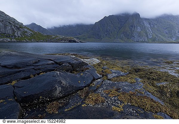 Geografie  Norwegen  Lofoten  Sivloget Ã¼ber dem Tangsatdpollen