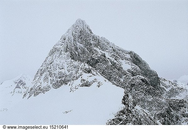 Geografie  Norwegen  Romsdal  Gipfel Ã¼ber dem Hjorundfjord