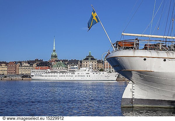 Geografie  Schweden  Stockholm  Blick von Skeppsholmen Ã¼ber den StrÃ¶mmen auf die Altstadt Gamla Stan mit Heck von af Chapman  Stadsholmen