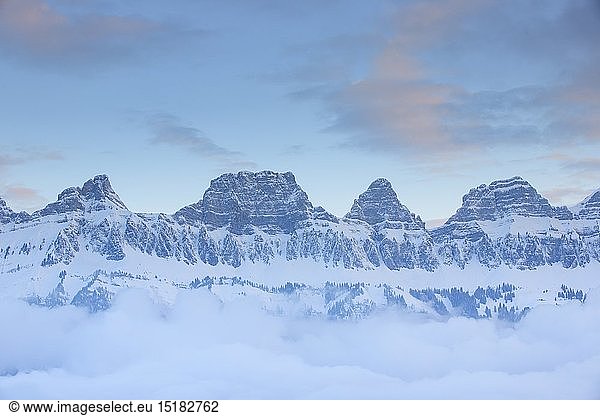 Geografie  Schweiz  Churfirsten  FrÃ¼msel  2267m  Brisi  227 m  ZÃ¼stoll  2235m  Schibenstoll  2236m