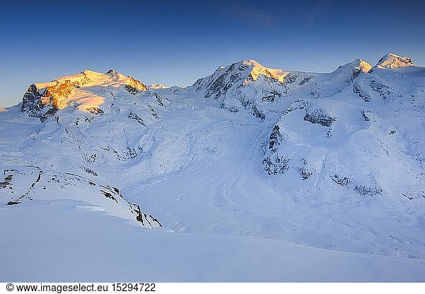 Geografie  Schweiz  Monte Rosa  4633 m  Dufourspitze 4634m  Liskamm  4527m  Wallis