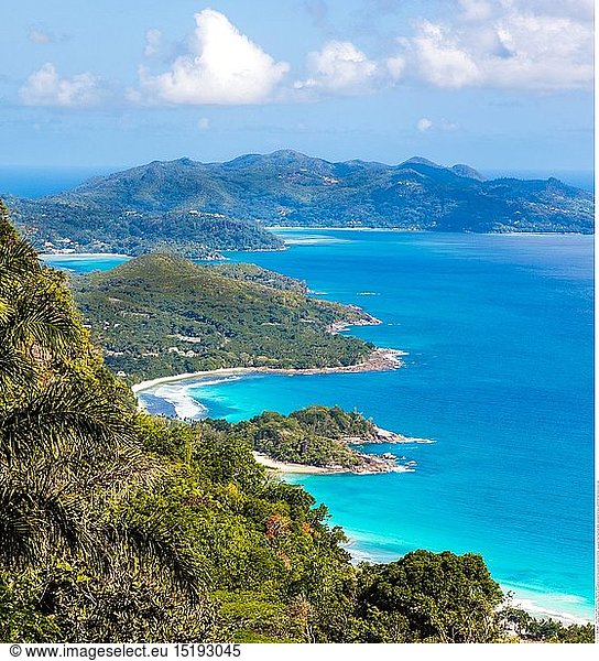 Geografie  Seychellen  Mahe  Blick auf die WestkÃ¼ste von der PanoramastraÃŸe Sans Soucis Road