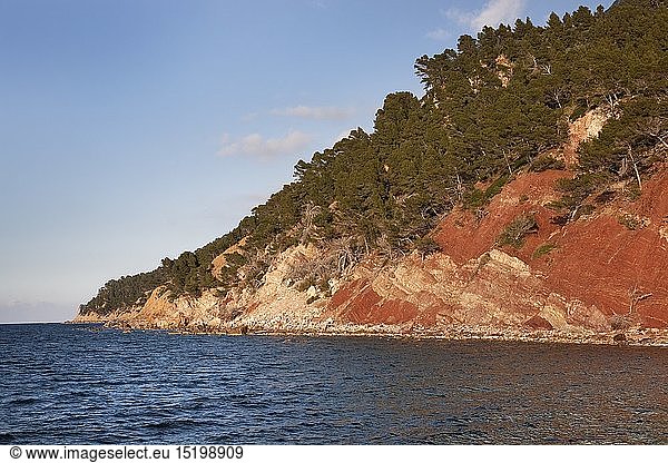 Geografie  Spanien  Mallorca  Valldemossa  Felsen an der WestkÃ¼ste bei Port de Valldemossa