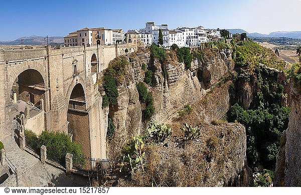 Geografie  Spanien  Ronda  Malaga  Andalusien  Altstadt  Schlucht El Tajo  BrÃ¼cke El Puente Nuevo  erbaut von Jose Martin de Aldehuela