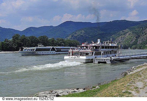 Geografie  Ã–sterreich  NiederÃ¶sterreich  Donauschiffe bei DÃ¼rnstein  Wachau