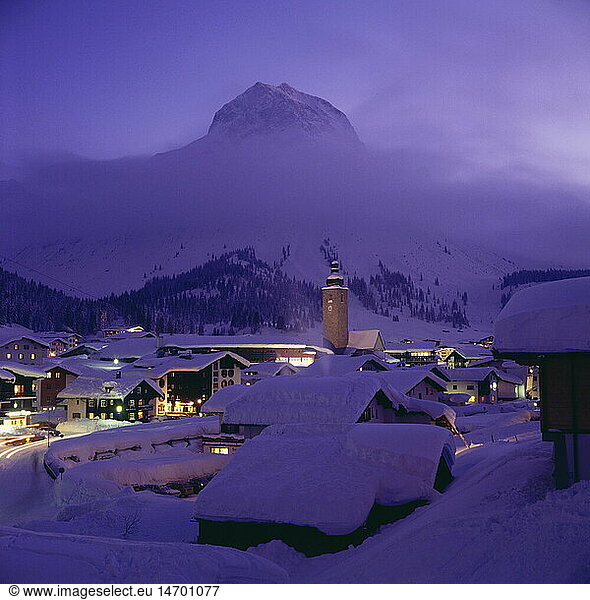 Geografie  Ã–sterreich  Vorarlberg  Lech  Ansichten  Wintersportort  Abendstimmung im Winter